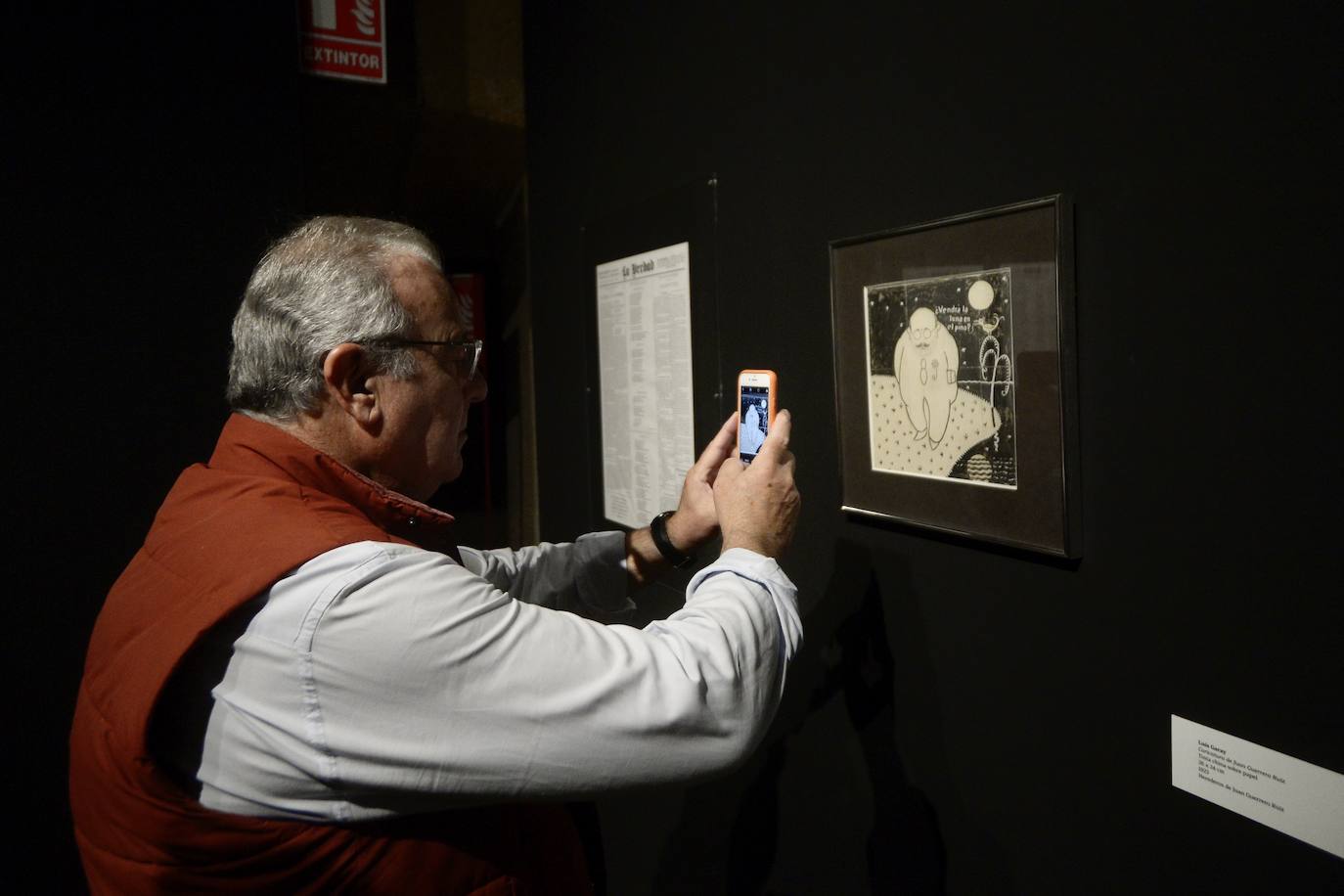 La inauguración de la exposición por el 100 aniversario del Suplemento Literario de LA VERDAD, en imágenes