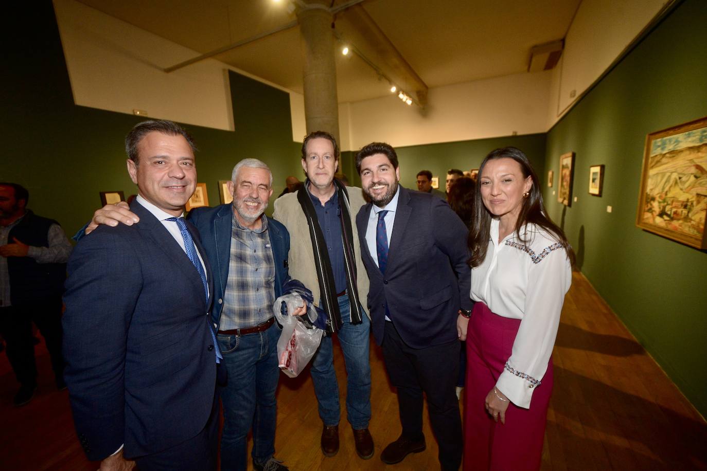 La inauguración de la exposición por el 100 aniversario del Suplemento Literario de LA VERDAD, en imágenes