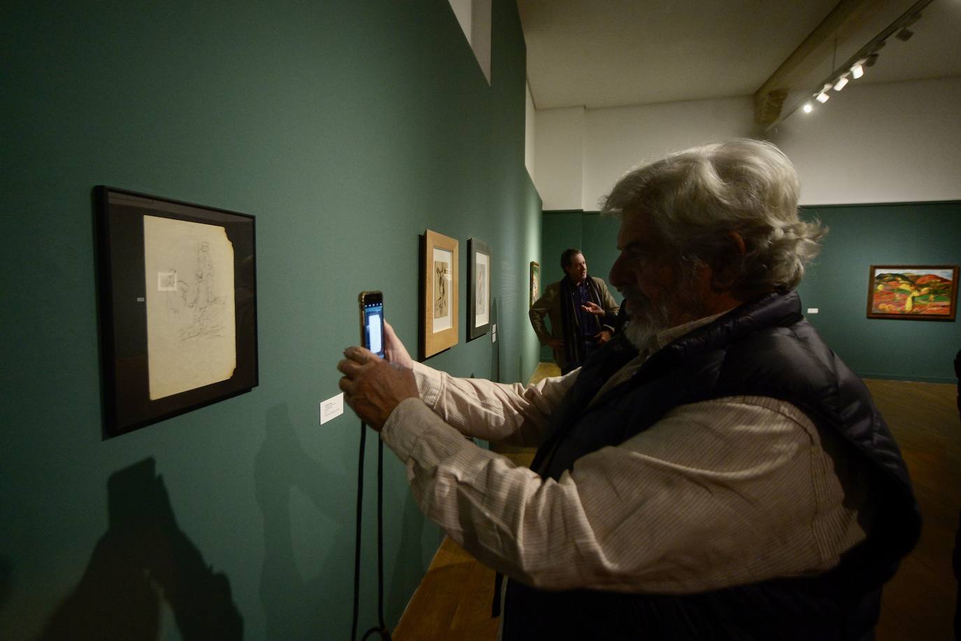 La inauguración de la exposición por el 100 aniversario del Suplemento Literario de LA VERDAD, en imágenes
