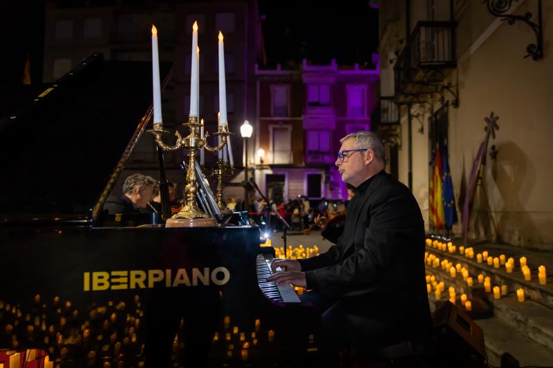 Orihuela llora a sus dos víctimas de la violencia machista en este año con la sonada ausencia de Vox