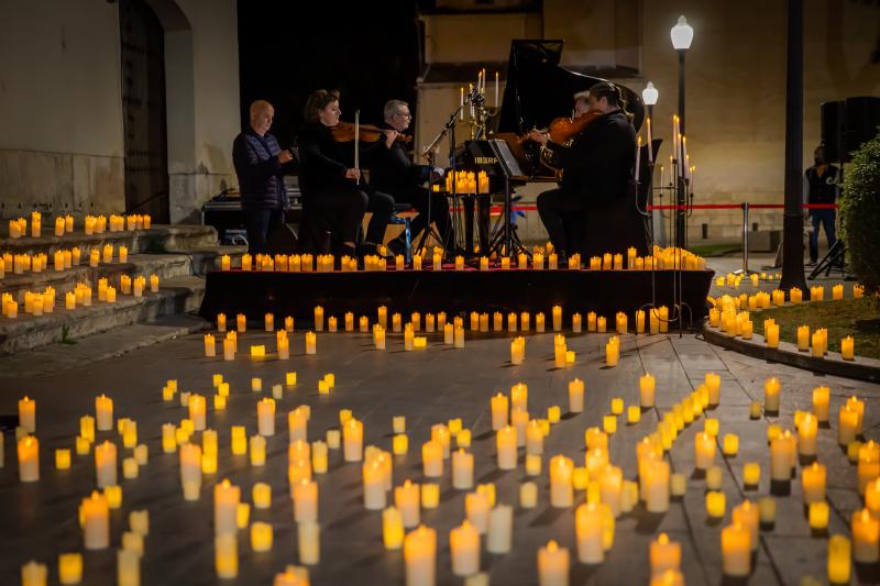 Orihuela llora a sus dos víctimas de la violencia machista en este año con la sonada ausencia de Vox