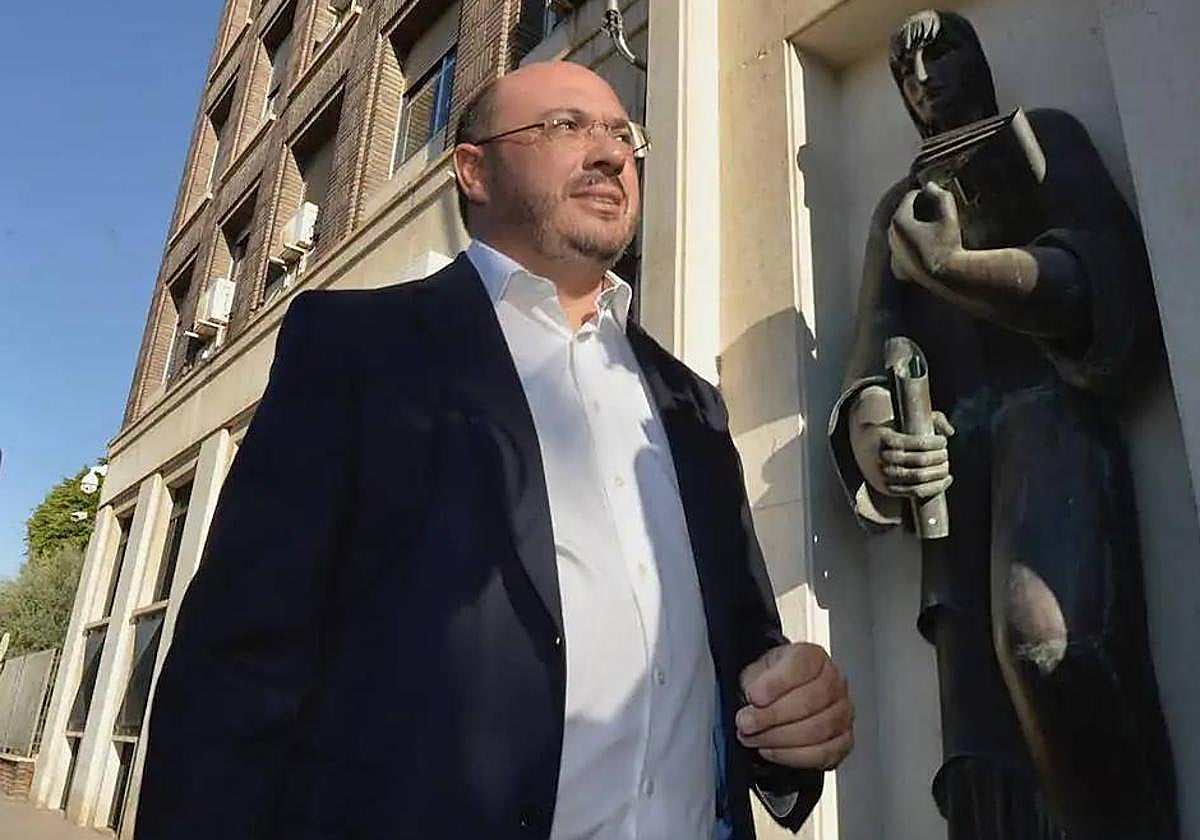Pedro Antonio Sánchez, el pasado mes de septiembre, antes de entrar al Palacio de Justicia de Murcia.