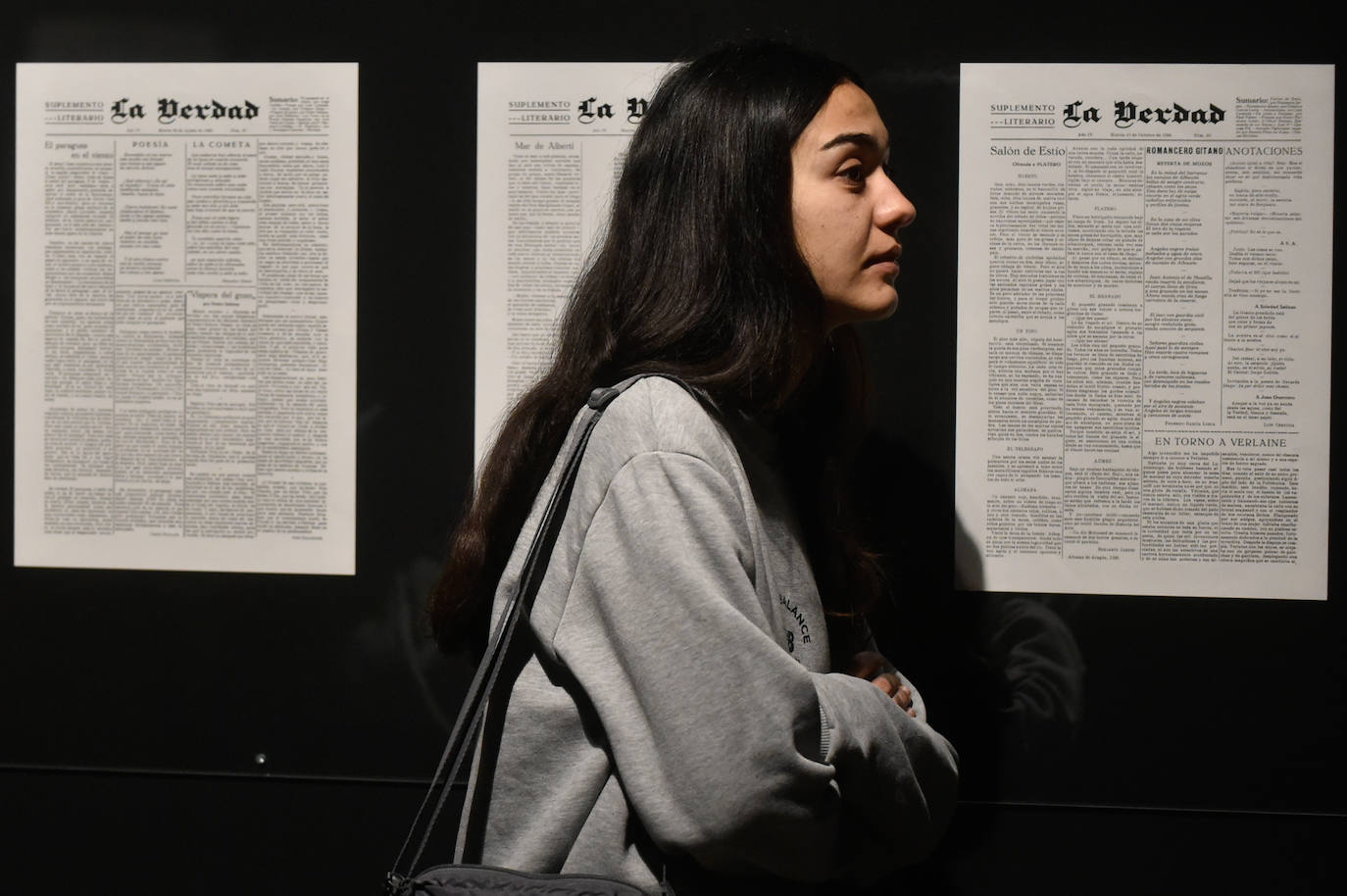 La visita guiada a la exposición del centenario del Suplemento Literario, en imágenes