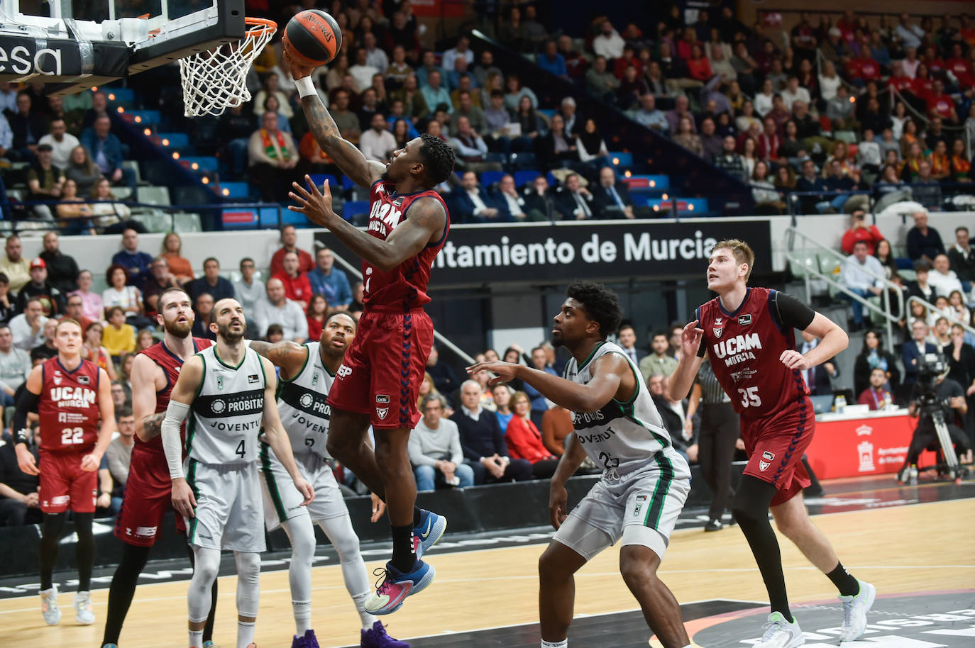 La victoria del UCAM Murcia CB ante Joventut, en imágenes