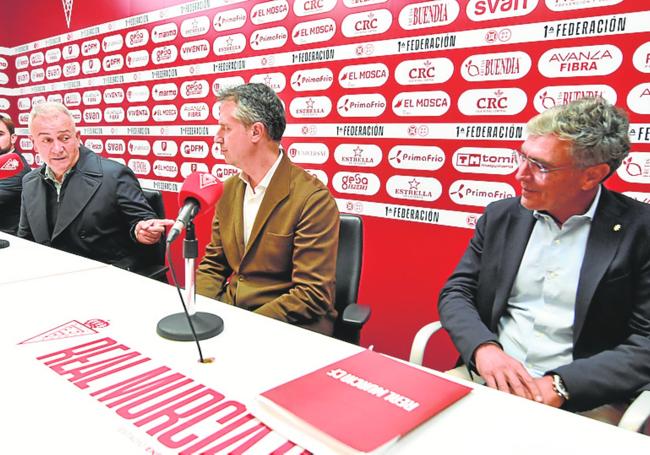 Felipe Moreno (i), Germán Maldonado e Higinio Pérez, ayer.