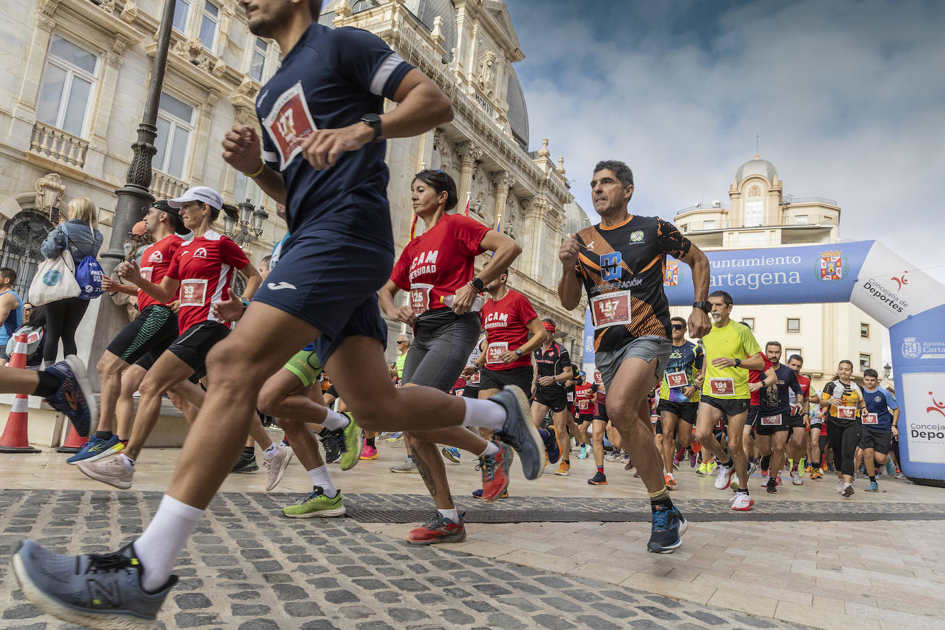 Las imágenes de la carrera solidaria de los Cuatro Santos en Cartagena