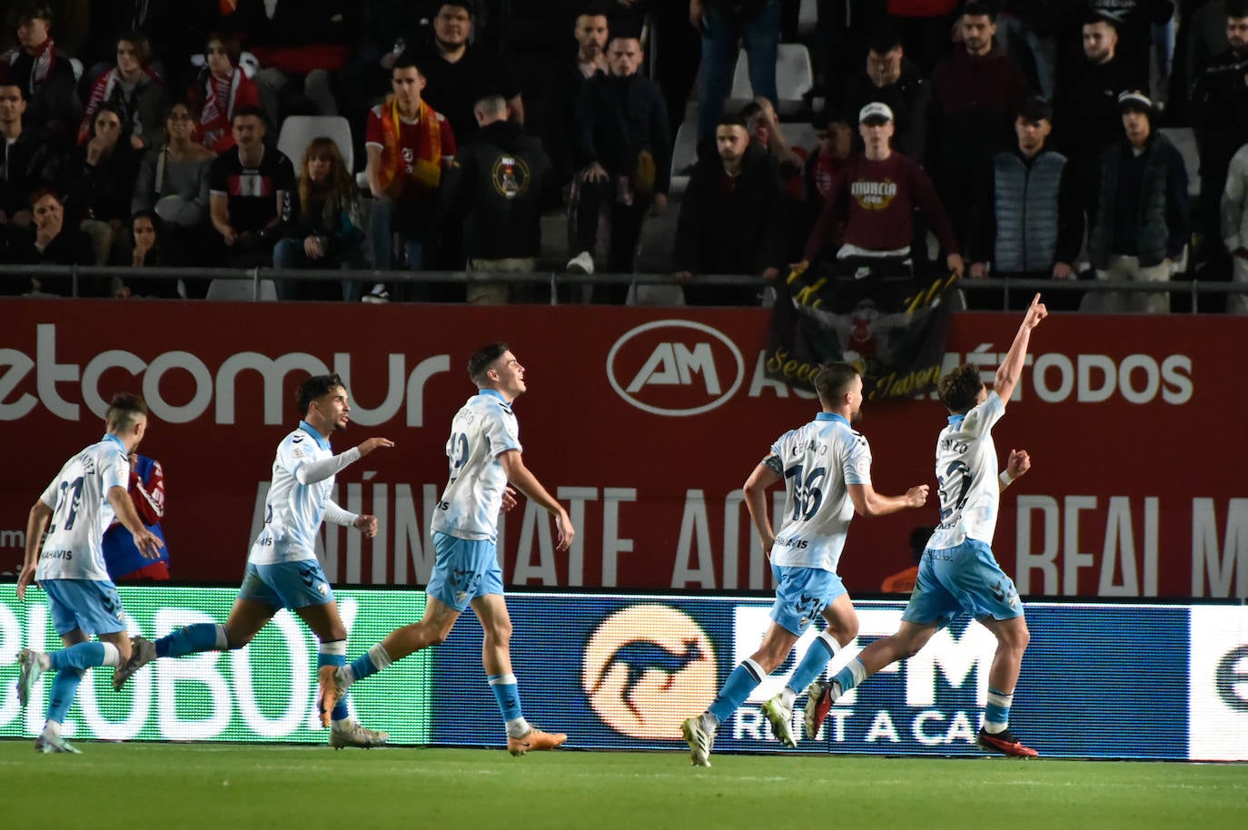 La derrota del Real Murcia frente al Málaga, en imágenes