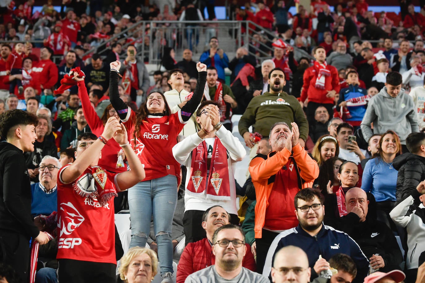 La derrota del Real Murcia frente al Málaga, en imágenes