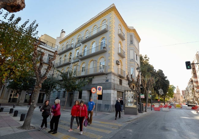 Edificio Camachos, donde estuvo la casona del Concejo.