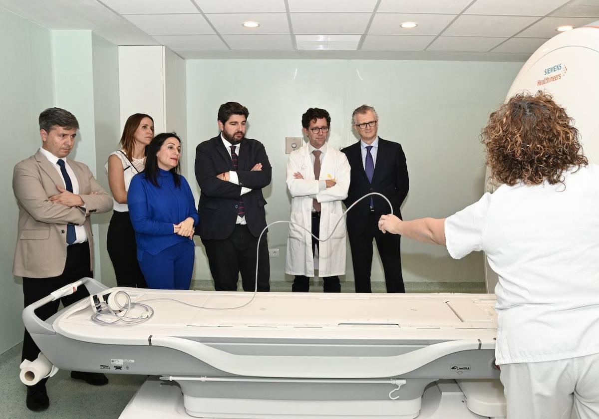 El presidente de la Comunidad, Fernando López Miras en el Hospital Virgen del Castillo de Yecla.