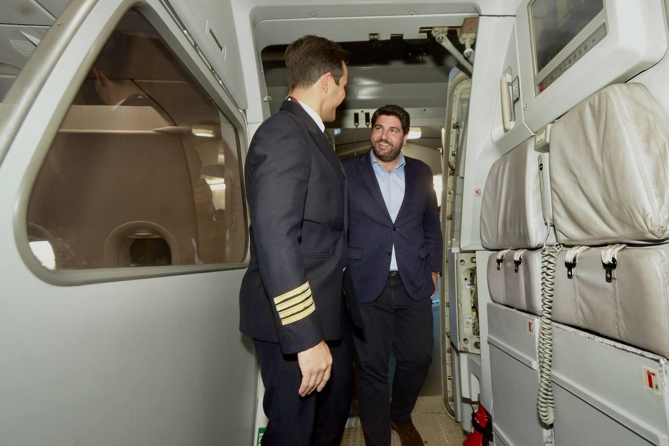 El vuelo entre Madrid y Murcia, en imágenes