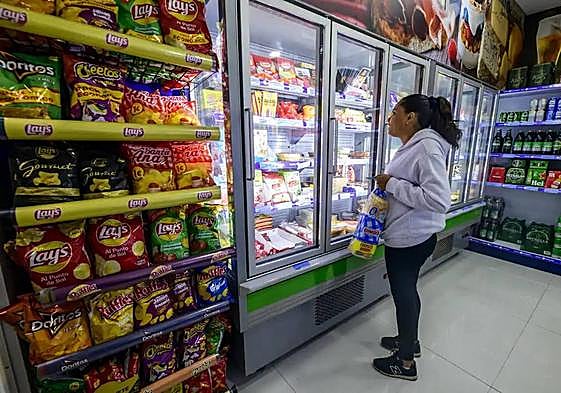 Qué tiendas y supermercados abren este viernes 8 de diciembre
