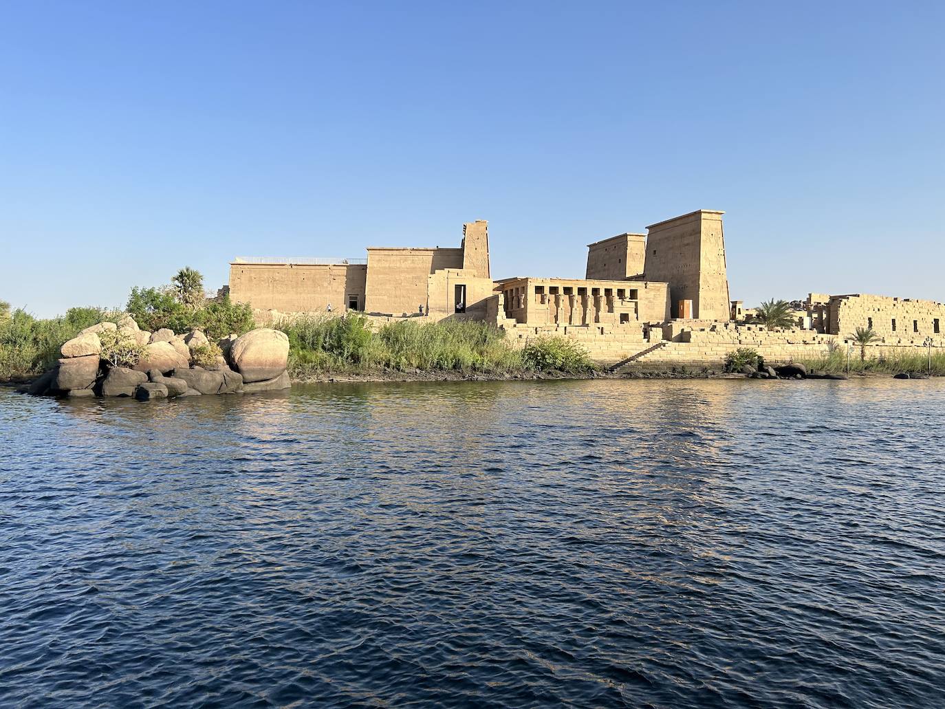 Panorámica del templo de Isis, en la isla de Philae.