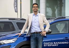 Francisco Hidalgo, en el concesionario de Dacia en Murcia.