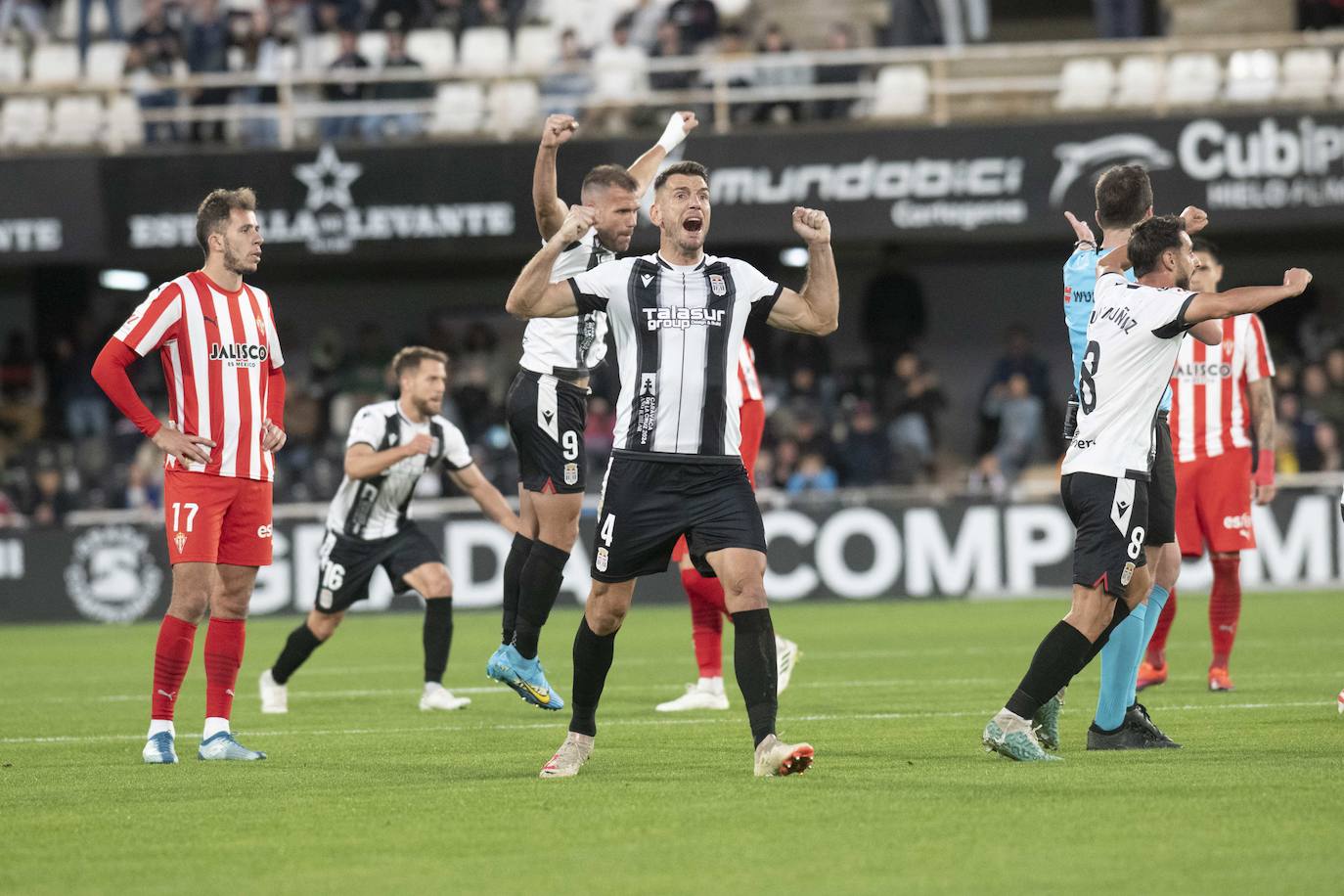 La victoria del Cartagena ante el Sporting, en imágenes