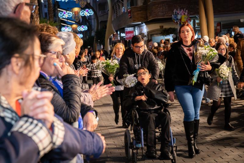 La ofrenda de flores a La Purísima de Torrevieja, en imágenes