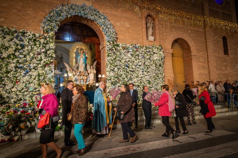 La ofrenda de flores a La Purísima de Torrevieja, en imágenes