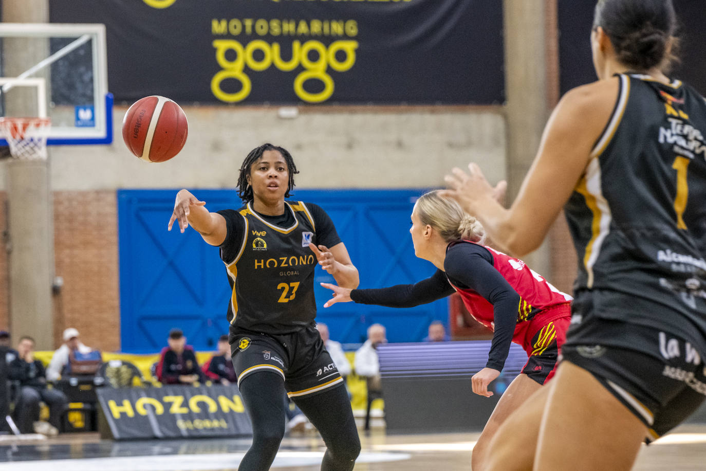 El partido entre el Jairis y el Casademont Zaragoza, en imágenes