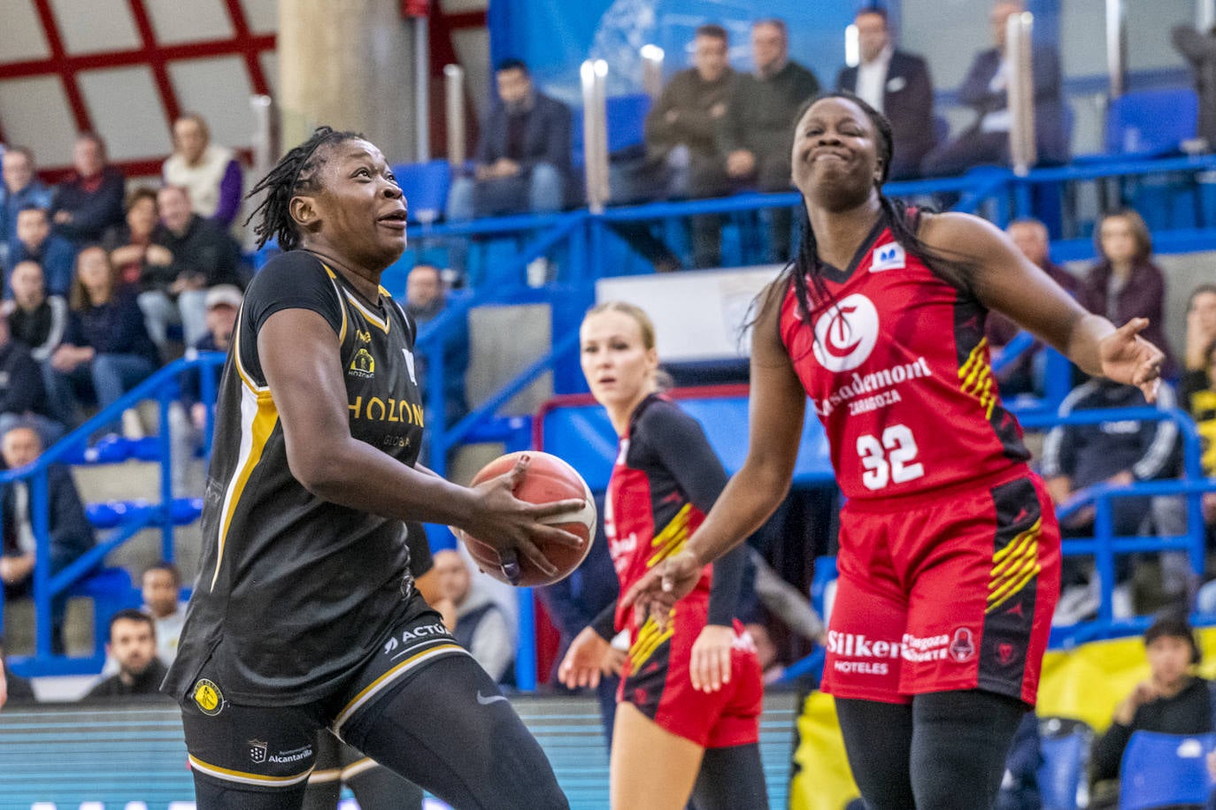 El partido entre el Jairis y el Casademont Zaragoza, en imágenes