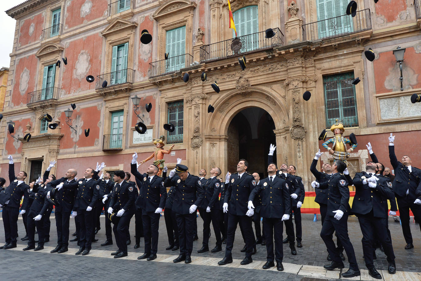 La toma de posesión de 56 nuevos policías locales de Murcia, en imágenes