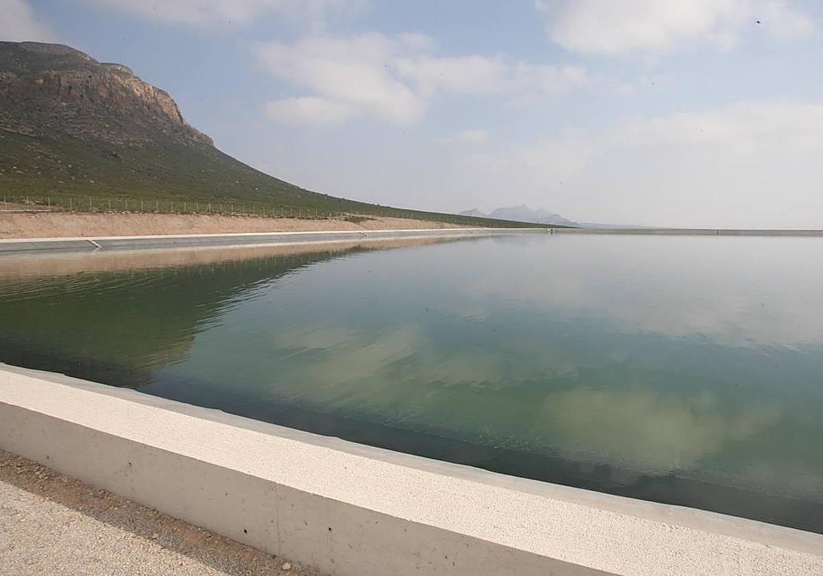 Imagen de archivo de una balsa de riego en la zona de Ascoy.