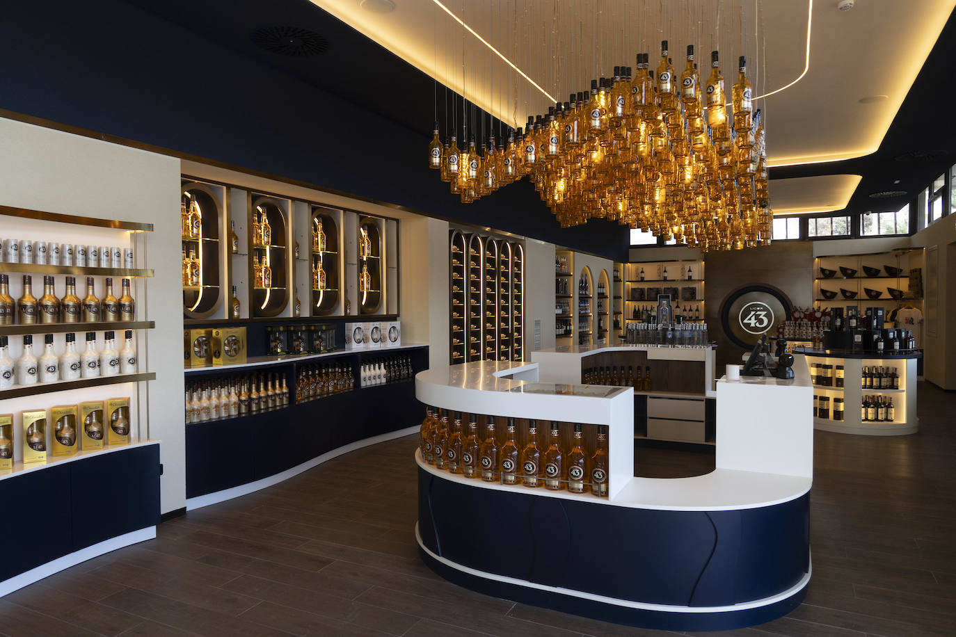 Así es el interior del complejo hostelero de Licor 43