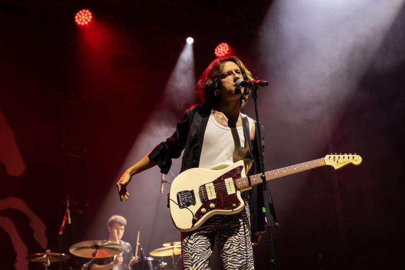 El rock de Arde Bogotá desborda el Palacio de los Deportes de Torrevieja