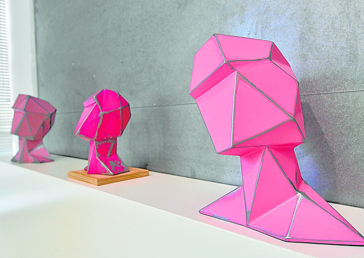 Imagen secundaria 1 - Algunas de las obras expuestas.