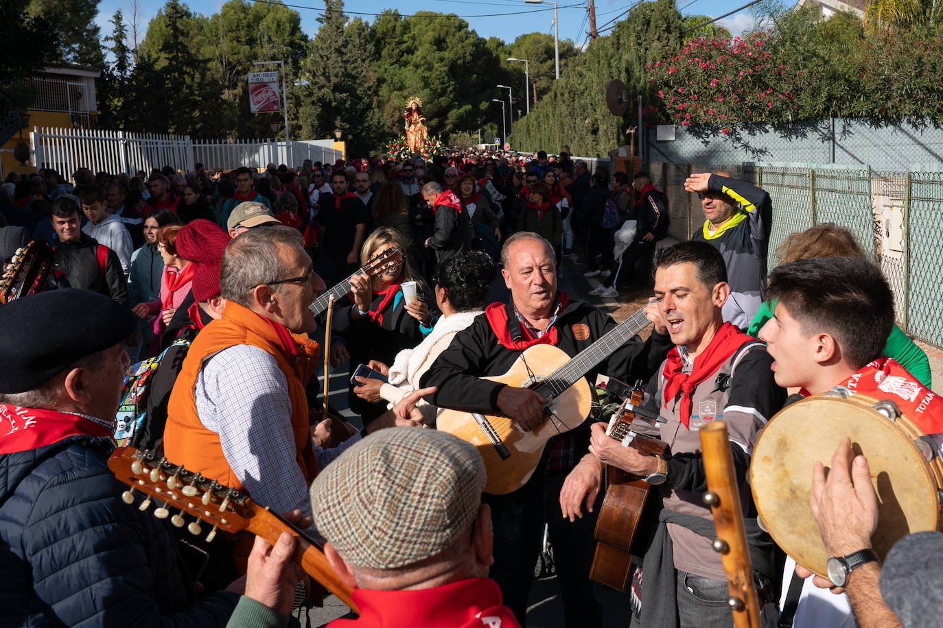 La romería de bajada de La Santa de Totana, en imágenes