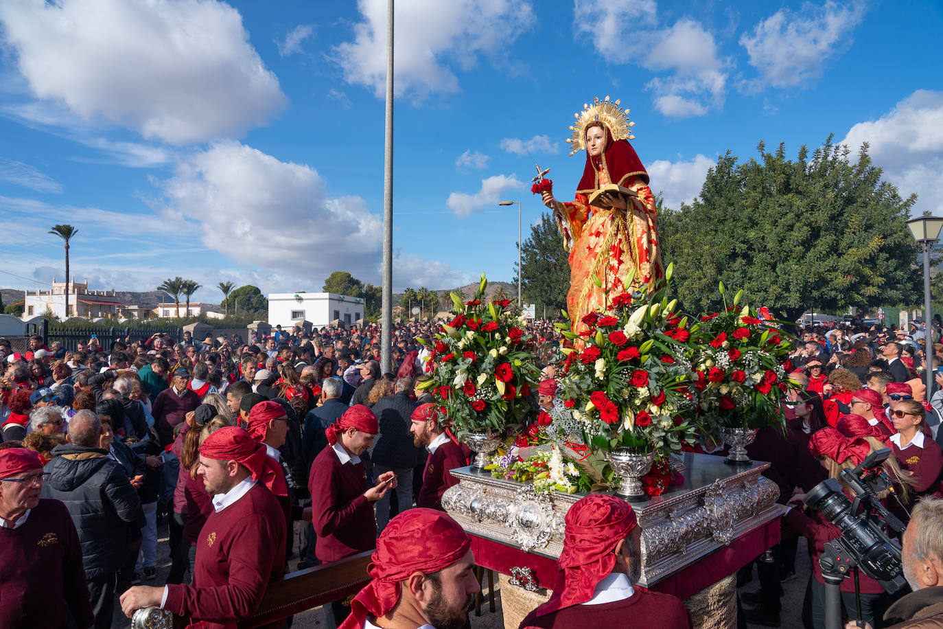 La romería de bajada de La Santa de Totana, en imágenes