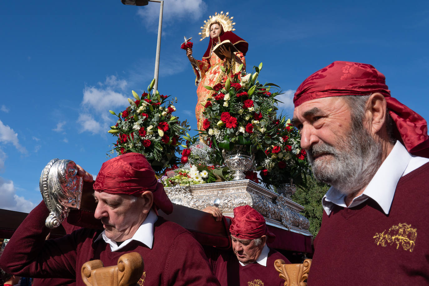 La romería de bajada de La Santa de Totana, en imágenes