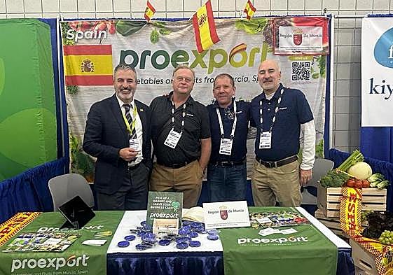 Miembros de la delegación de Proexport, con su director general Fernando Gómez, a la izquierda.