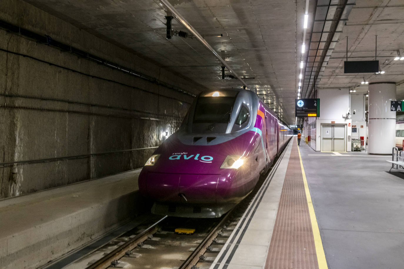 Llegada a Murcia del primer tren Avlo desde Madrid, en imágenes