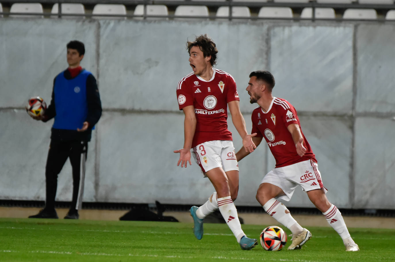 La derrota del Real Murcia frente al Antequera, en imágenes