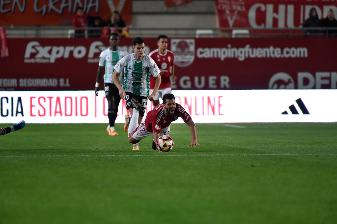 La derrota del Real Murcia frente al Antequera, en imágenes