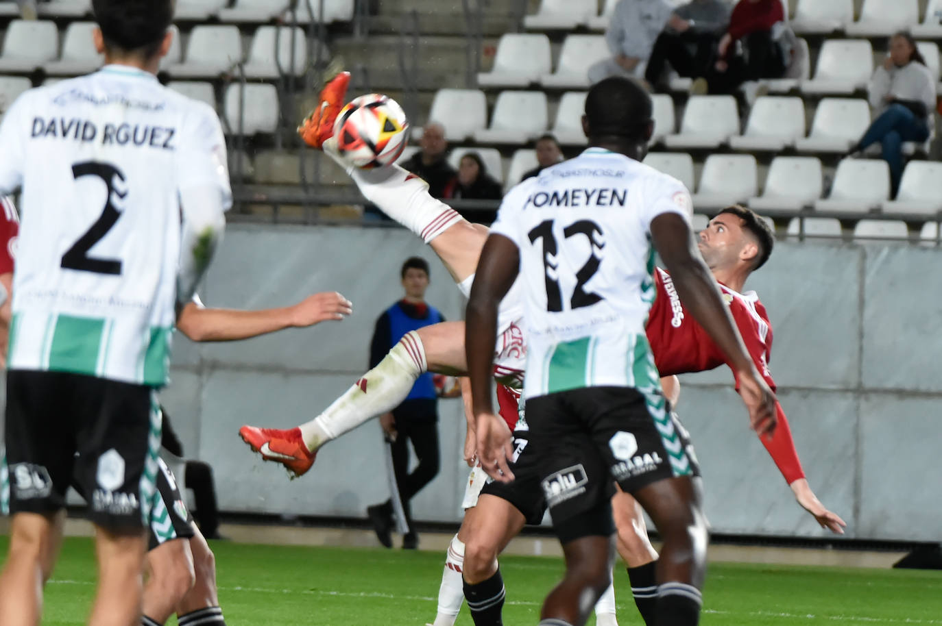 La derrota del Real Murcia frente al Antequera, en imágenes