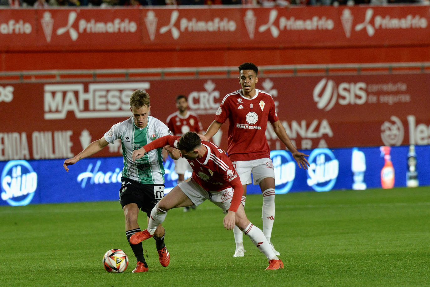 La derrota del Real Murcia frente al Antequera, en imágenes