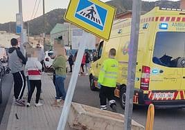 Sanitarios atienden a los heridos.