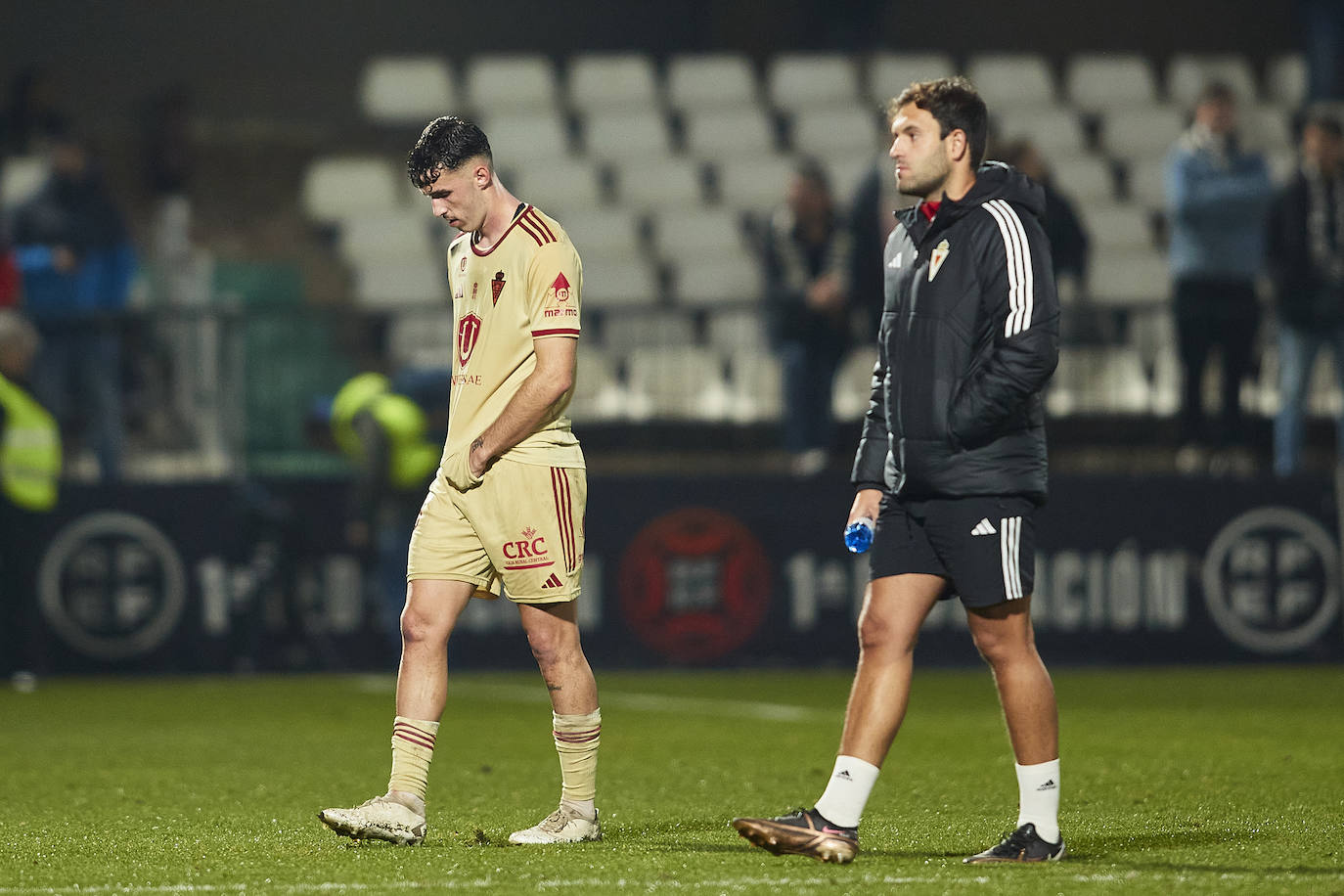 La derrota del Real Murcia frente al Castellón, en imágenes