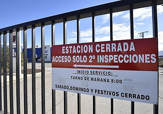 Imagen de la entrada a la ITV de Alcantarilla.