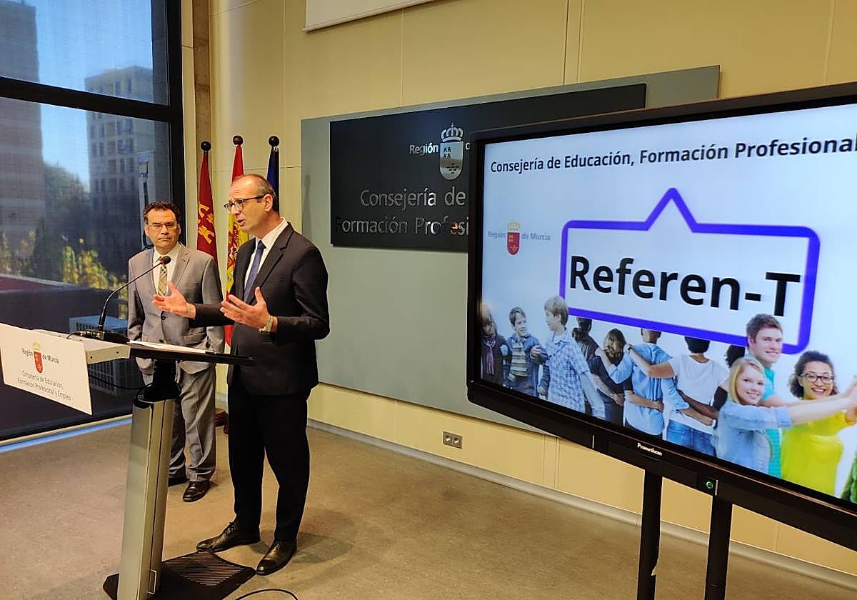 El consejero Víctor Marín, este lunes, en la presentación del programa.