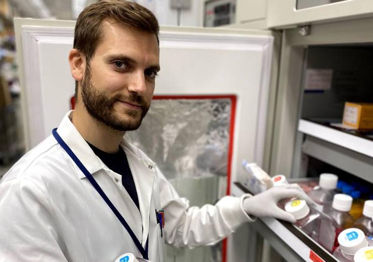 Alberto Domingo López, en su laboratorio de Estados Unidos.