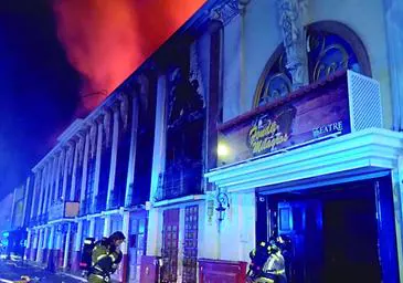 Murcia amaneció el 1 de octubre sumida en una tragedia que seguirá doliendo durante años y que marcará para siempre a las familias afectadas: trece personas, todas de origen latinoamericano, murieron en un incendio originado en la discoteca Teatre de la zona de Atalayas que se propagó a la sala de fiestas Fonda Milagros.