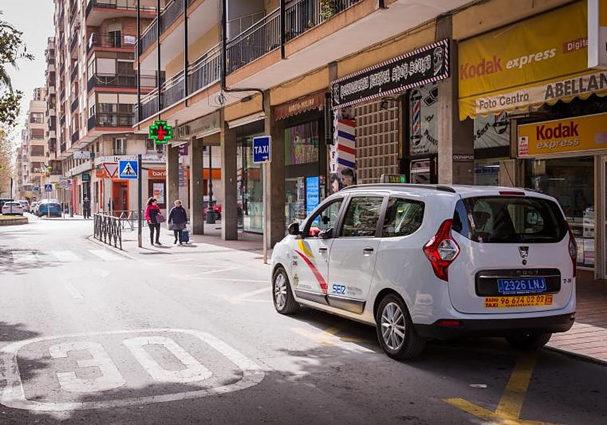 Parada de taxis en Los Andenes de Orihuela.