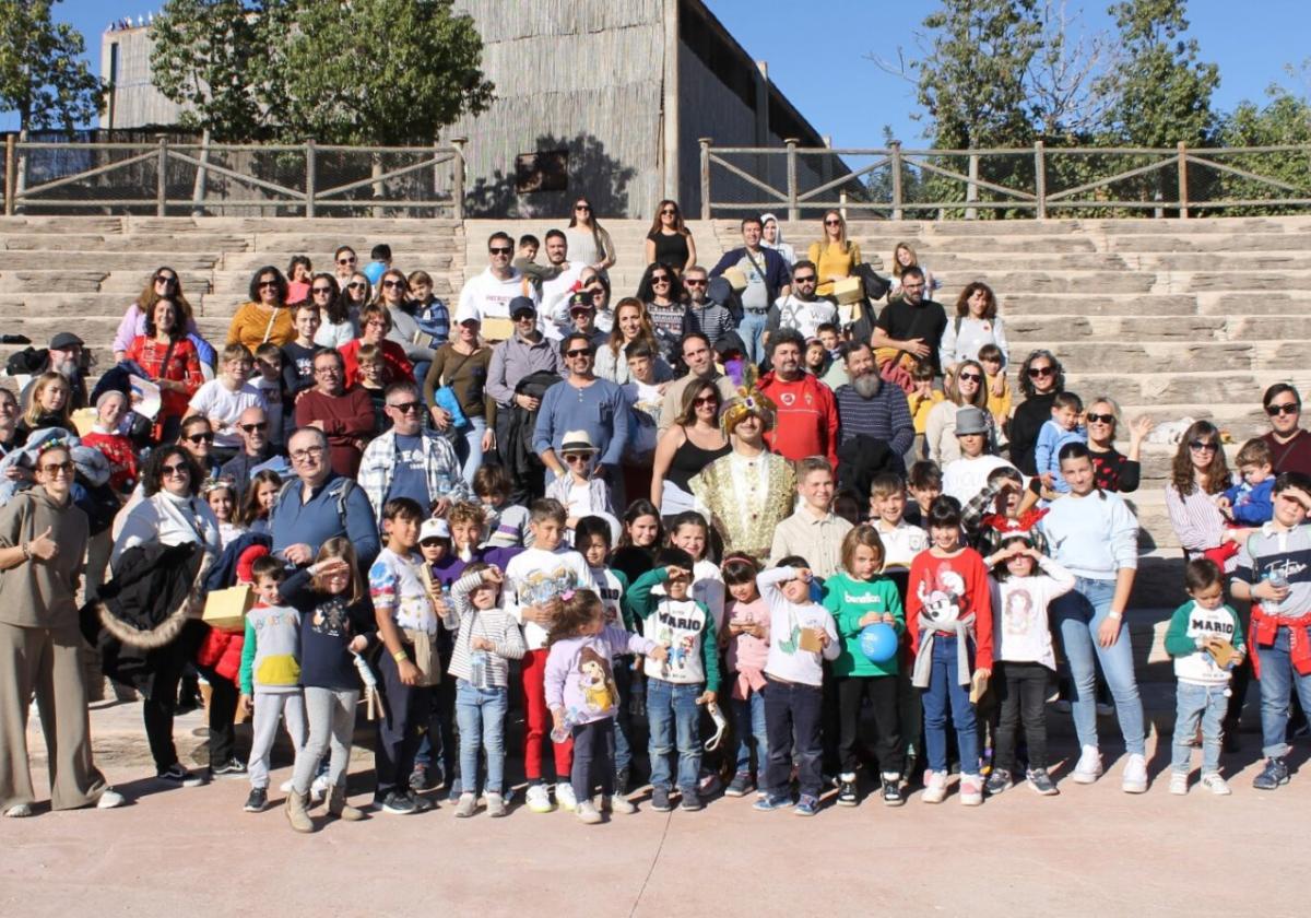 Encuentro. Parte de los asistentes a la fiesta de Navidad en Terra Natura Murcia.