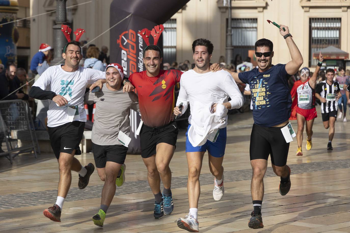 La llegada de la carrera San Silvestre 2023, en imágenes