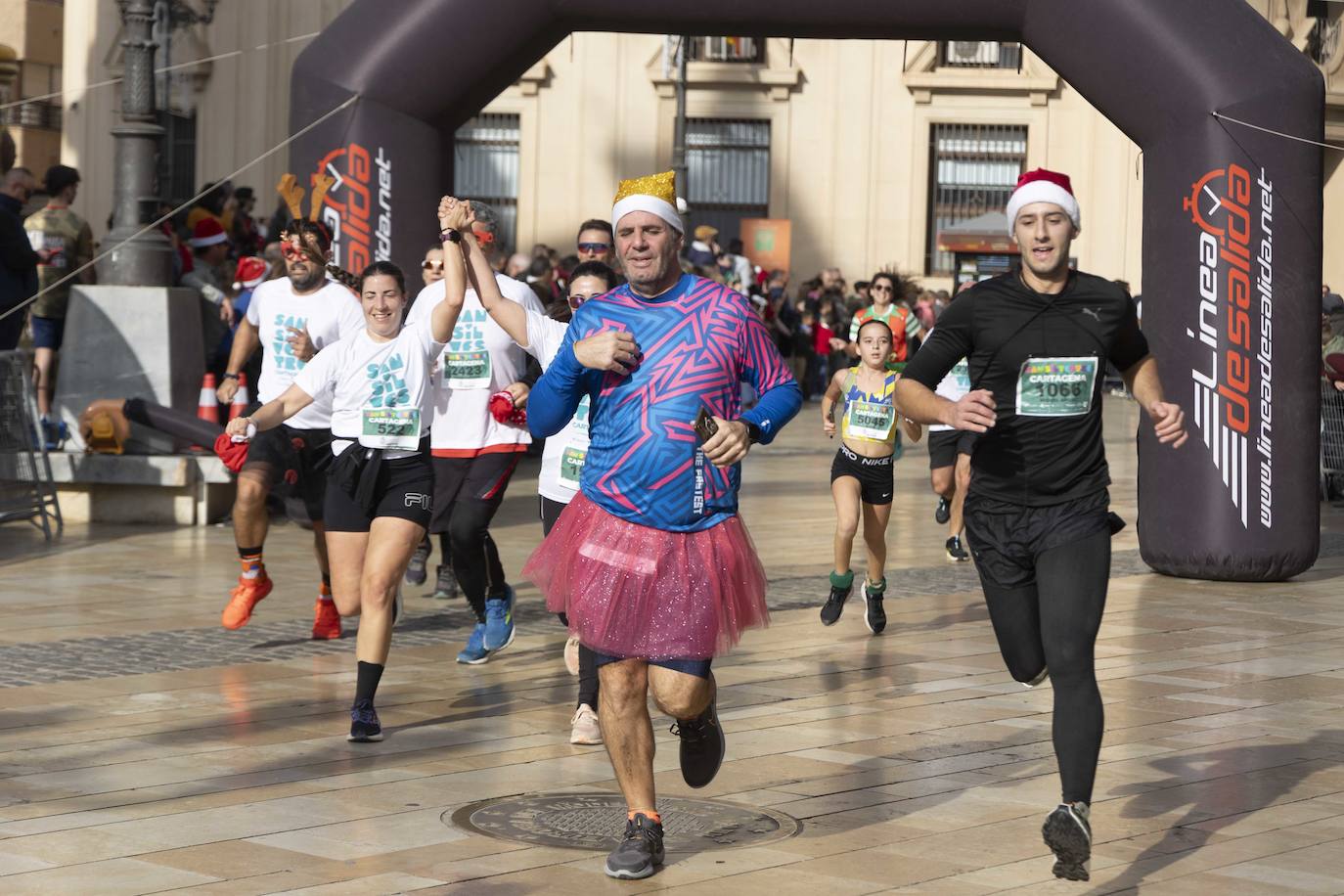 La llegada de la carrera San Silvestre 2023, en imágenes