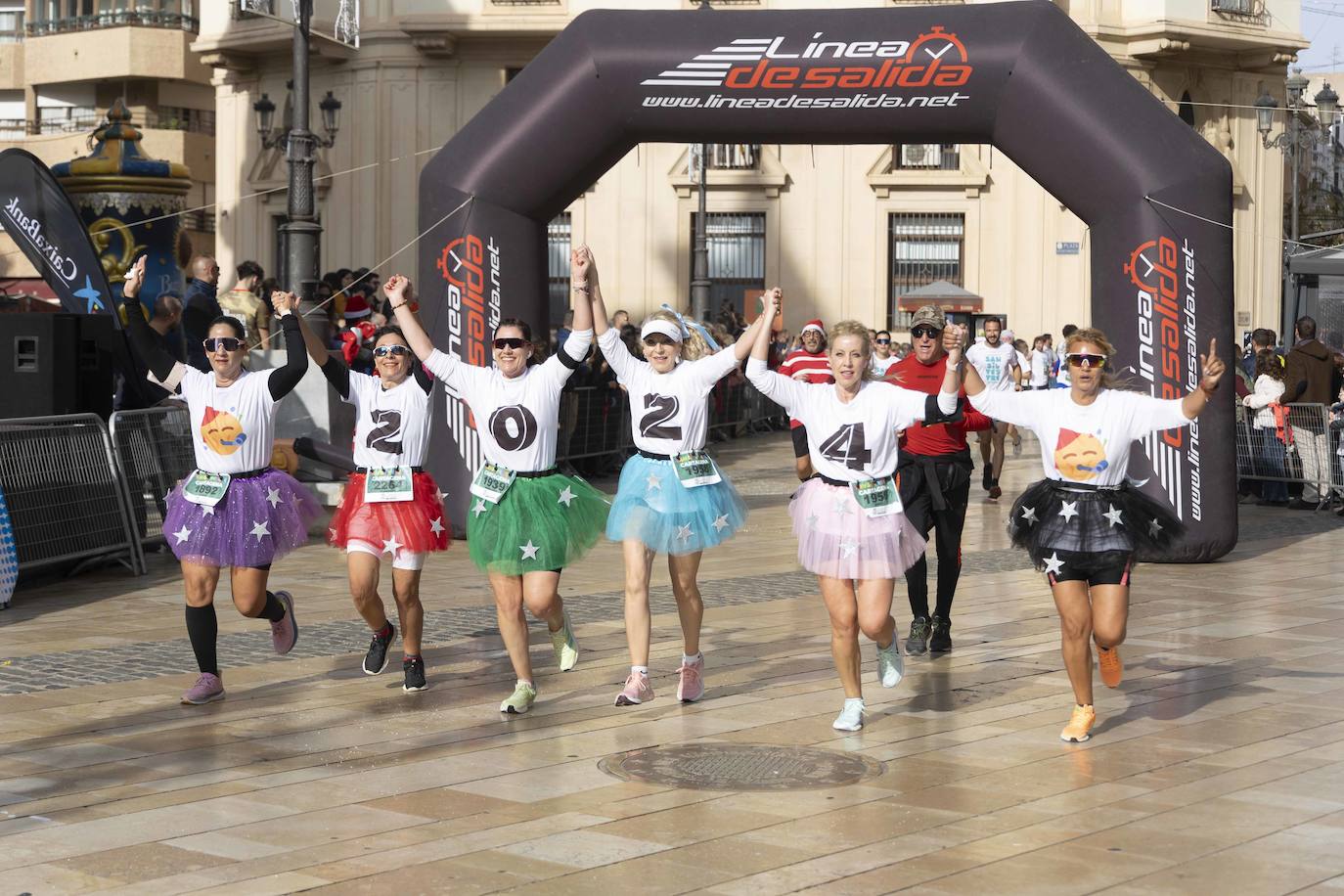 La llegada de la carrera San Silvestre 2023, en imágenes