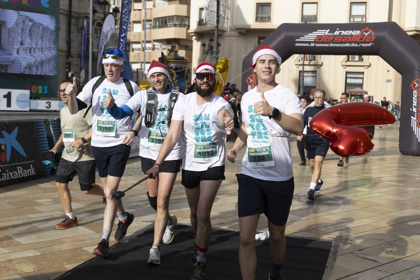 La llegada de la carrera San Silvestre 2023, en imágenes