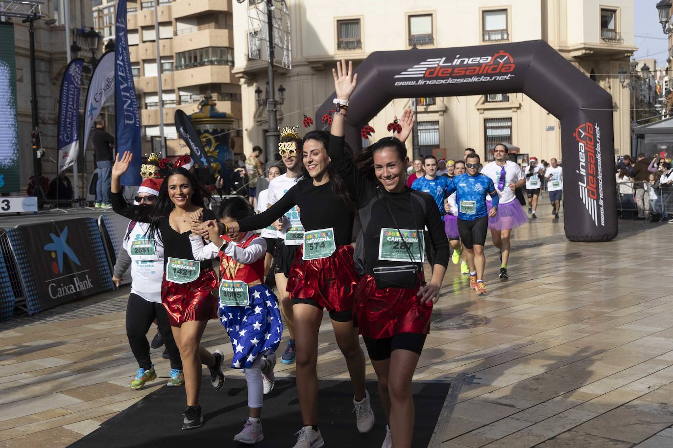 La llegada de la carrera San Silvestre 2023, en imágenes